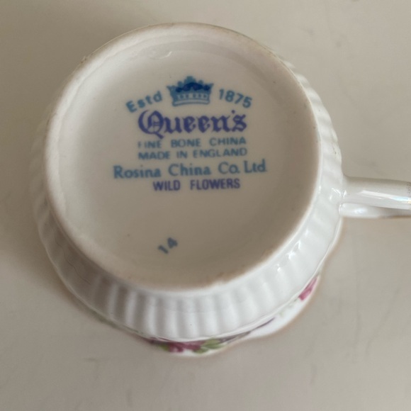 EUC VTG Queens Rosina China Co. Bone China Teacup and Saucer in “Wild Flowers” - Picture 8 of 8